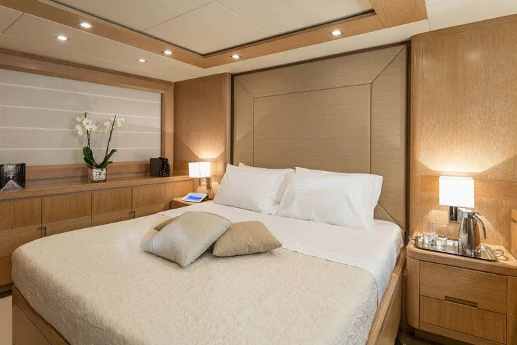 Charter Yacht MYTHOS G - Posilippo Technema 85 - 4 Cabins - Athens - Santorini - Greece