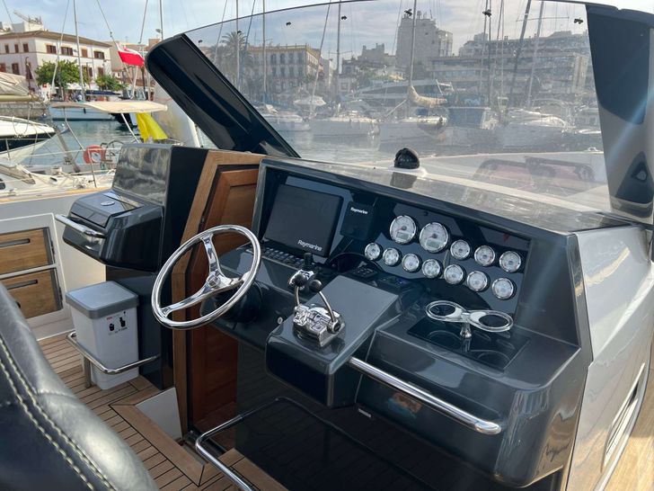 BULLITT - Fjord Open 40,cockpit BULLITT - Fjord Open 40,cockpit