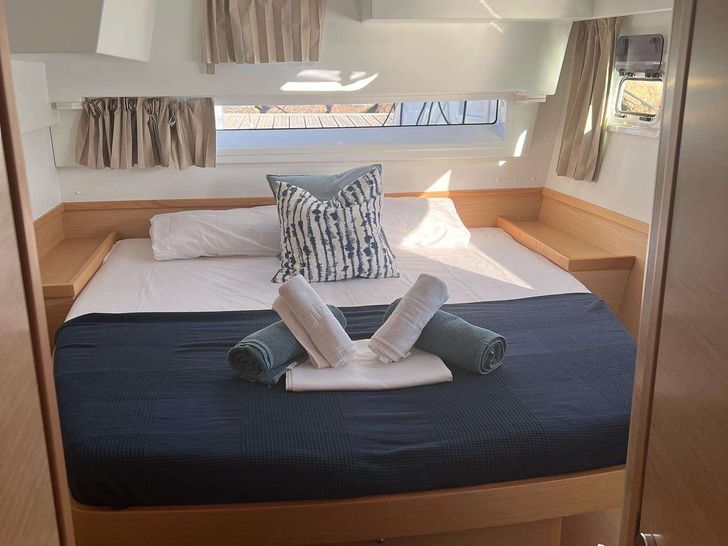 MARES - Lagoon 42,main cabin MARES - Lagoon 42,main cabin