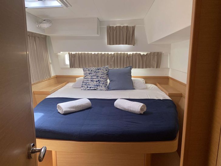 MARES - Lagoon 42,VIP cabin MARES - Lagoon 42,VIP cabin