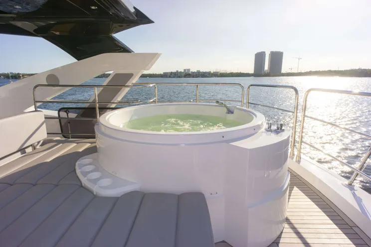 Charter Yacht MILAMO - Sunseeker 76 Yacht - 4 Cabins - Nassau - Exumas - Bahamas