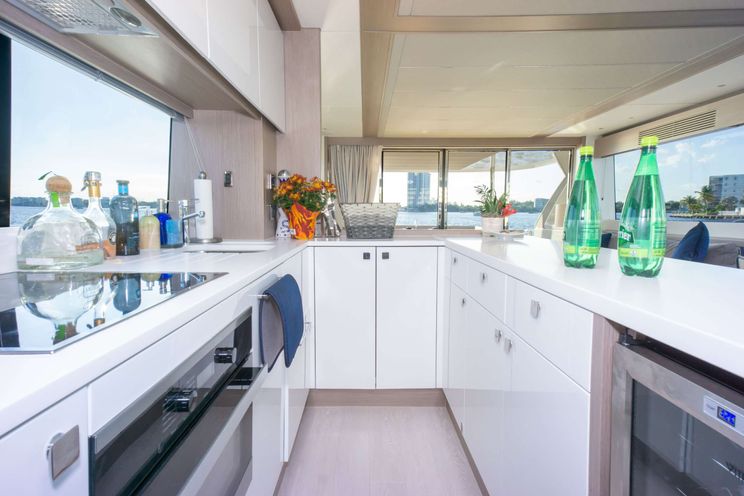 Charter Yacht MILAMO - Sunseeker 76 Yacht - 4 Cabins - Nassau - Exumas - Bahamas