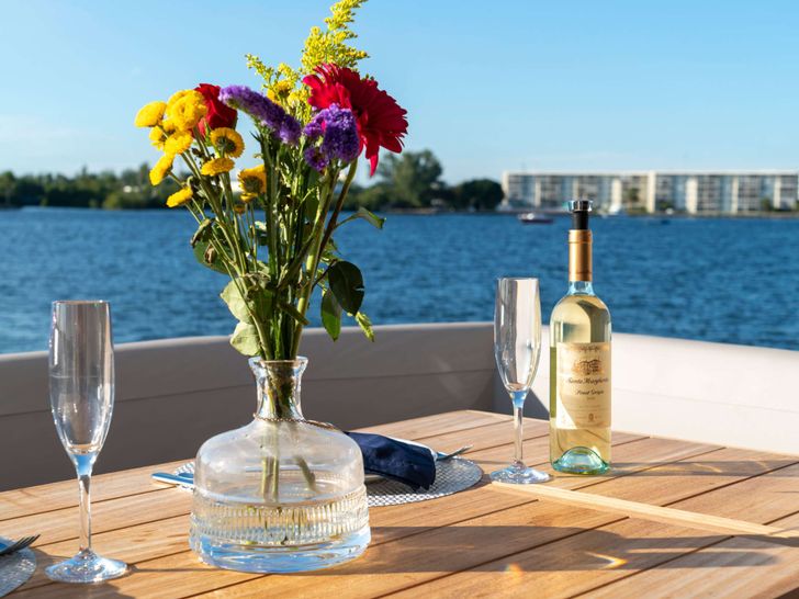 MILAMO Sunseeker 76 - alfresco wine party MILAMO Sunseeker 76 - alfresco wine party