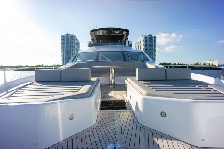 Charter Yacht MILAMO - Sunseeker 76 Yacht - 4 Cabins - Nassau - Exumas - Bahamas