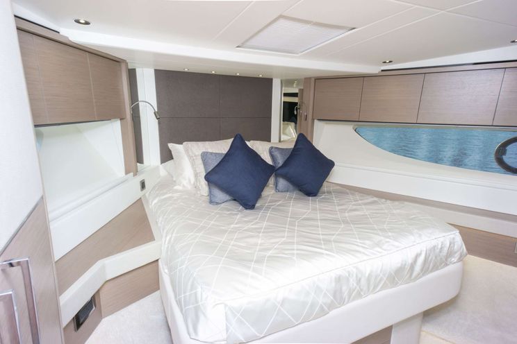 Charter Yacht MILAMO - Sunseeker 76 Yacht - 4 Cabins - Nassau - Exumas - Bahamas