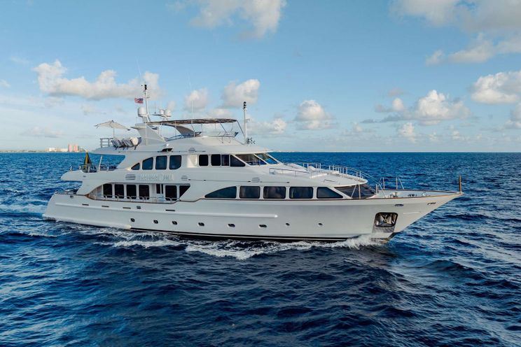 Charter Yacht MAMMA MIA - Benetti Classic 120 - St Martin - St Barths - Leewards - Caribbean