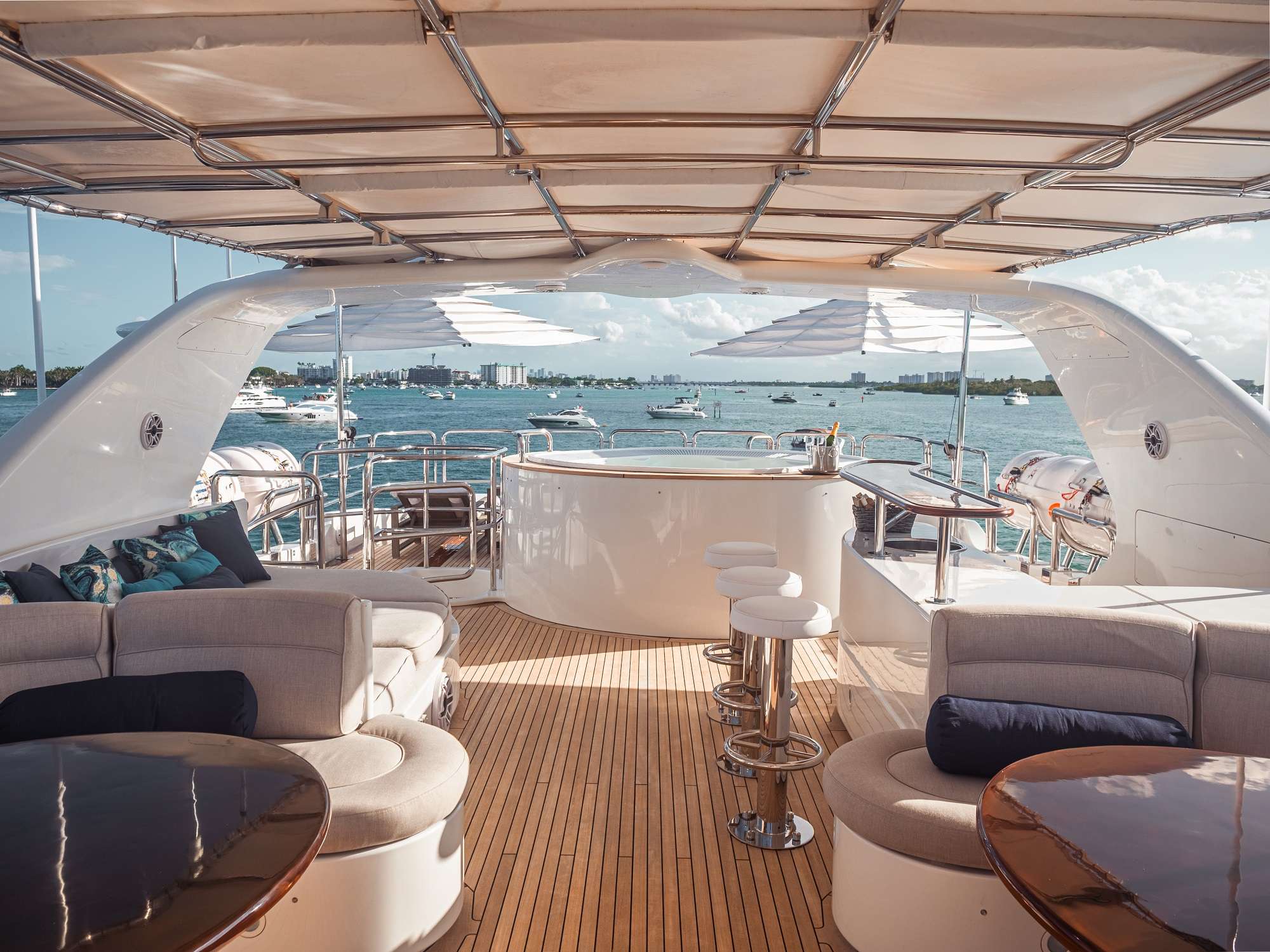 Charter Yacht MAMMA MIA - Benetti Classic 120 - St Martin - St Barths - Leewards - Caribbean
