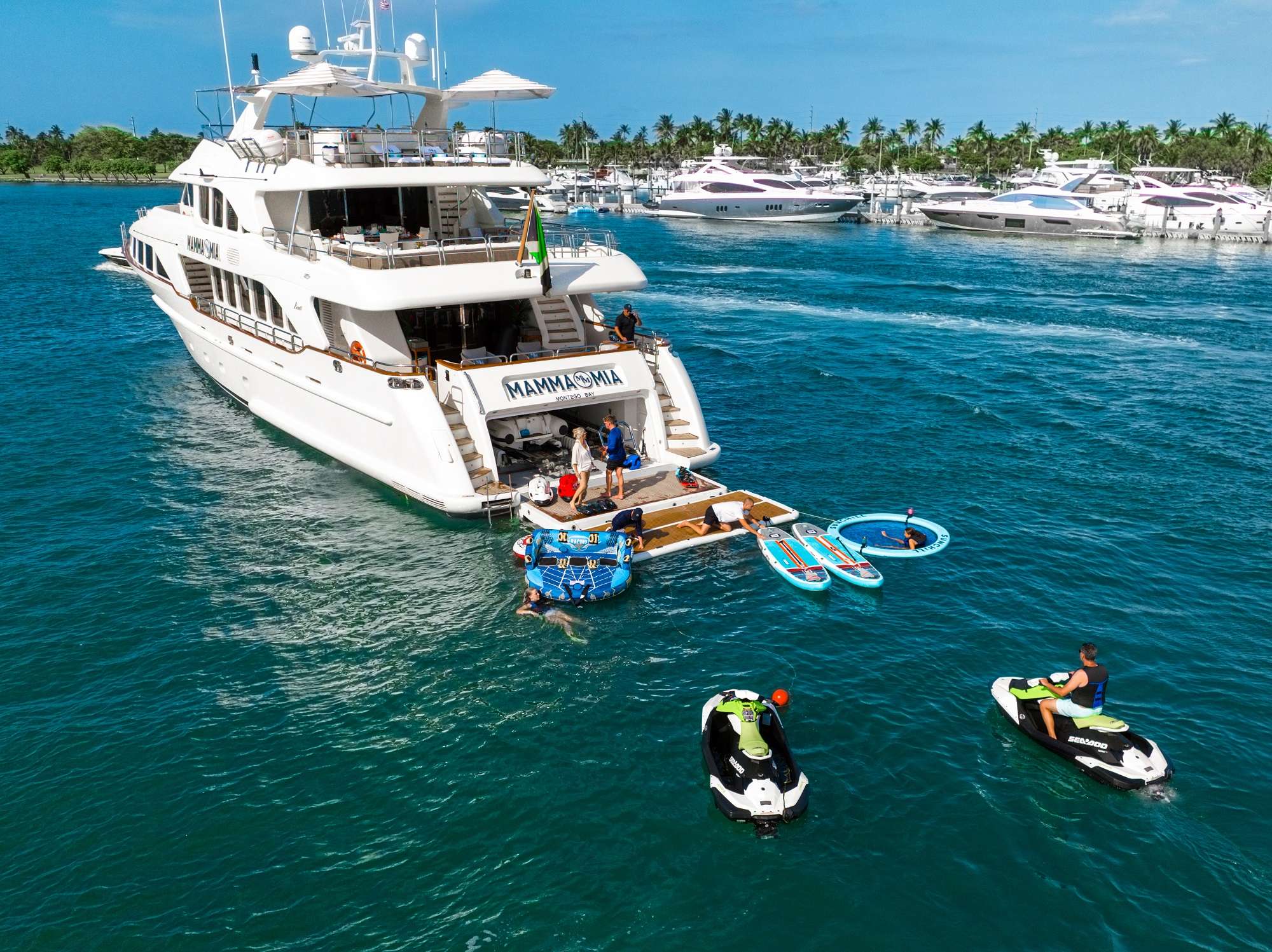 Charter Yacht MAMMA MIA - Benetti Classic 120 - St Martin - St Barths - Leewards - Caribbean