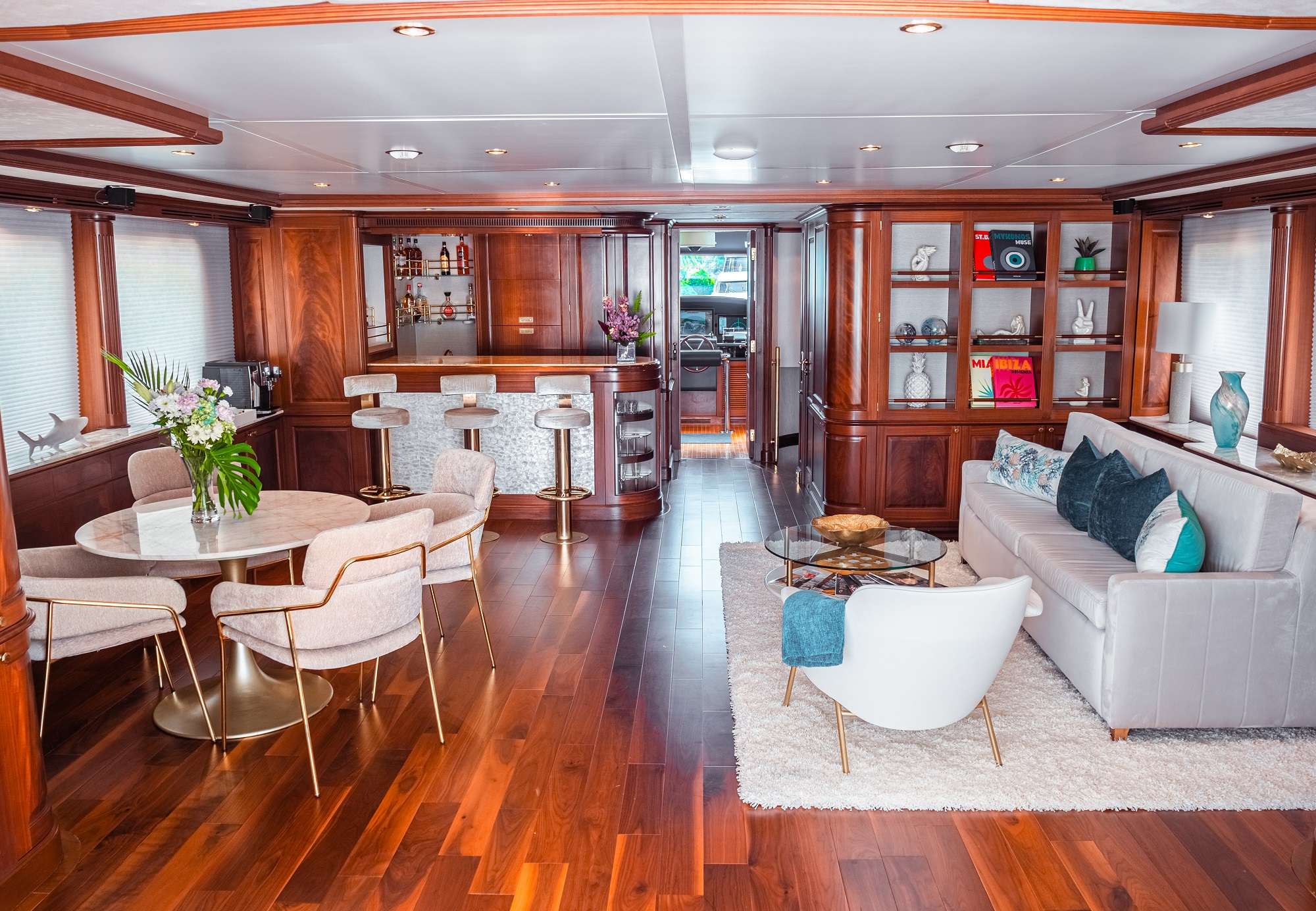Charter Yacht MAMMA MIA - Benetti Classic 120 - St Martin - St Barths - Leewards - Caribbean