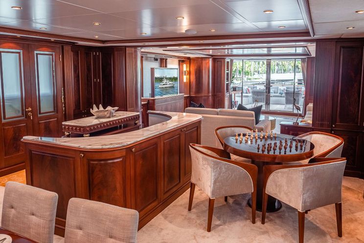 Charter Yacht MAMMA MIA - Benetti Classic 120 - St Martin - St Barths - Leewards - Caribbean