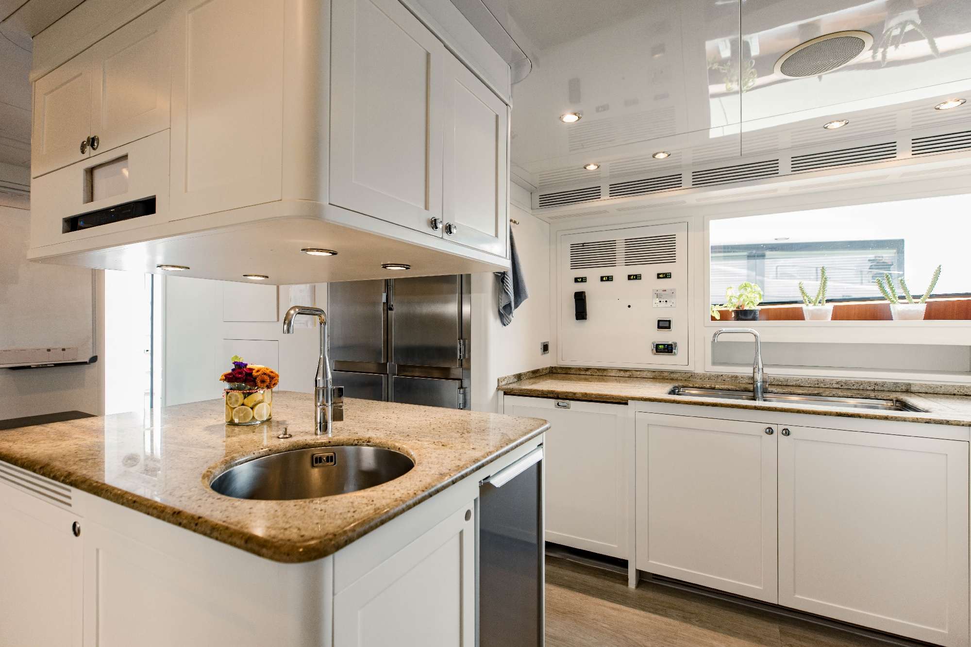 Charter Yacht MAMMA MIA - Benetti Classic 120 - St Martin - St Barths - Leewards - Caribbean