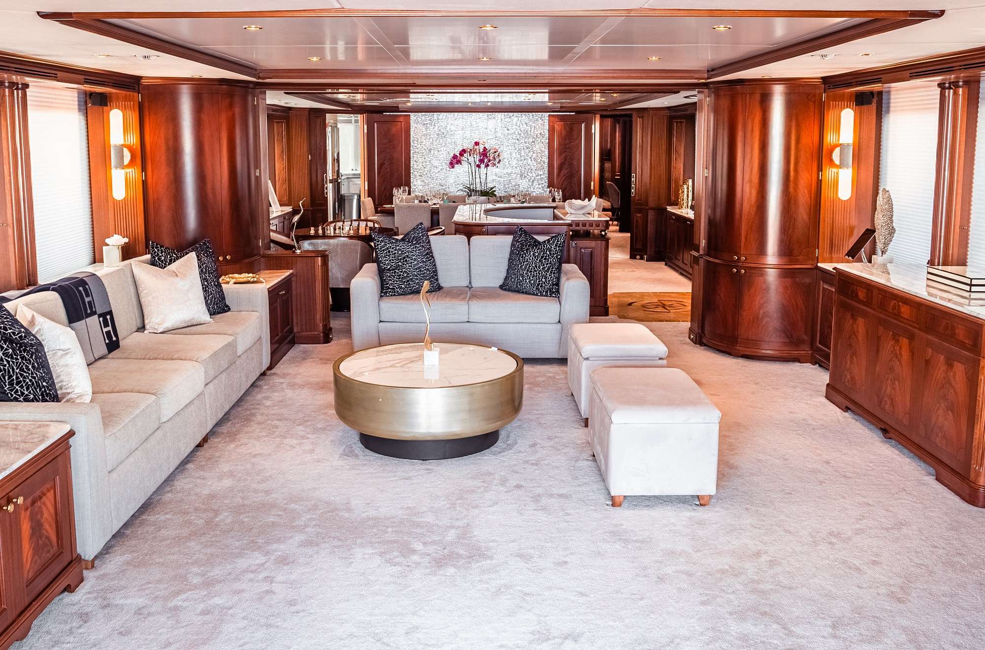 Charter Yacht MAMMA MIA - Benetti Classic 120 - St Martin - St Barths - Leewards - Caribbean