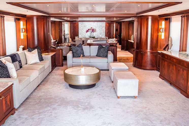 Charter Yacht MAMMA MIA - Benetti Classic 120 - St Martin - St Barths - Leewards - Caribbean