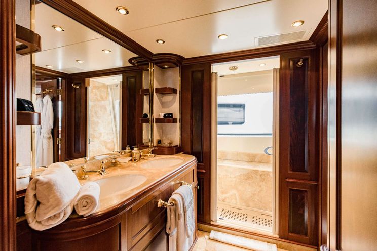 Charter Yacht MAMMA MIA - Benetti Classic 120 - St Martin - St Barths - Leewards - Caribbean