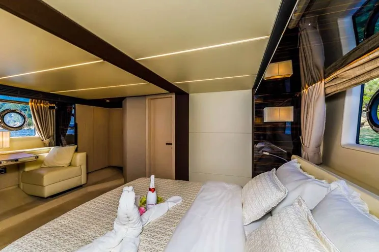 Charter Yacht MY KARAT II - Azimut 66 - 4 Cabins - Kastela - Split - Dubrovnik - Hvar - Croatia