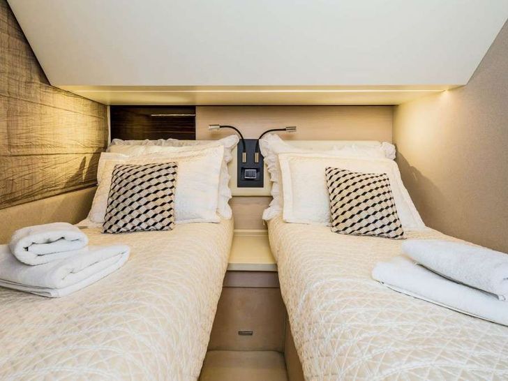 MY KARAT II - Azimut 66,twin cabin MY KARAT II - Azimut 66,twin cabin