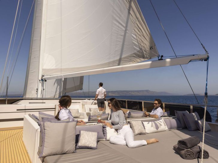 AURUM SKY - Custom Sailing Yacht 43m,sundeck lounge and sun beds