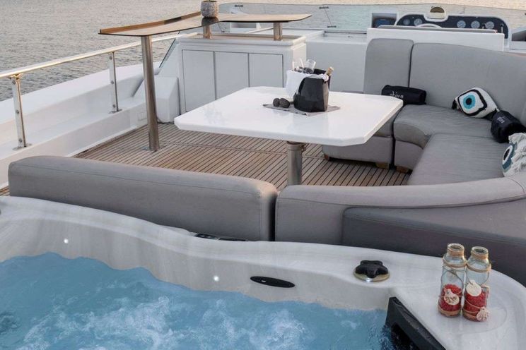 Charter Yacht SHIVA - Cantieri di Pisa 26m - 5 Cabins - Mykonos - Athens - Greece