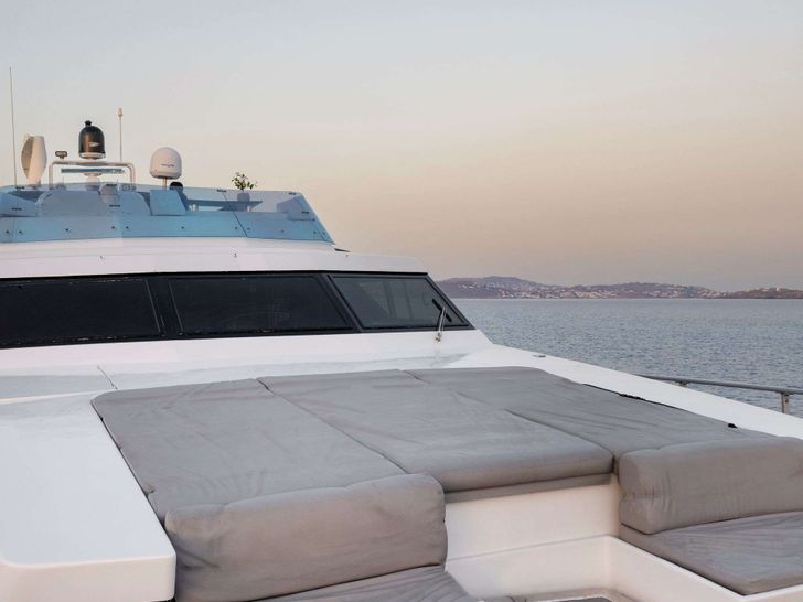 SHIVA - Cantieri di Pisa 26 m,bow bronzing area SHIVA - Cantieri di Pisa 26 m,bow bronzing area