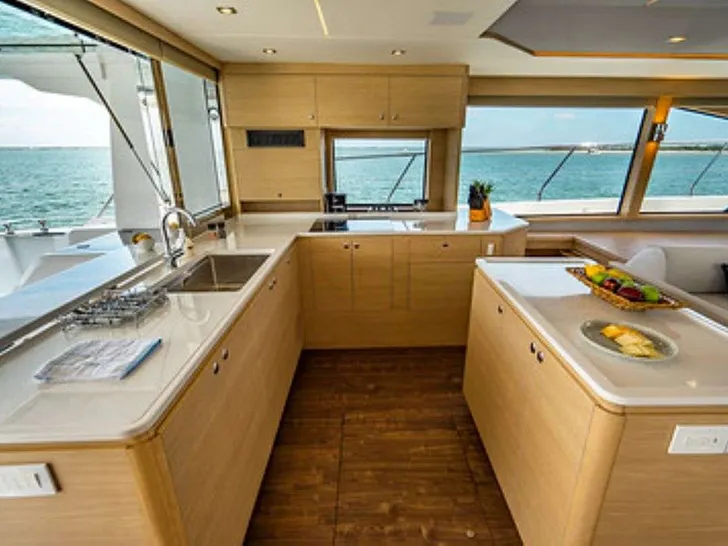A YACHTA FUN Aquila 54 - Galley A YACHTA FUN Aquila 54 - Galley