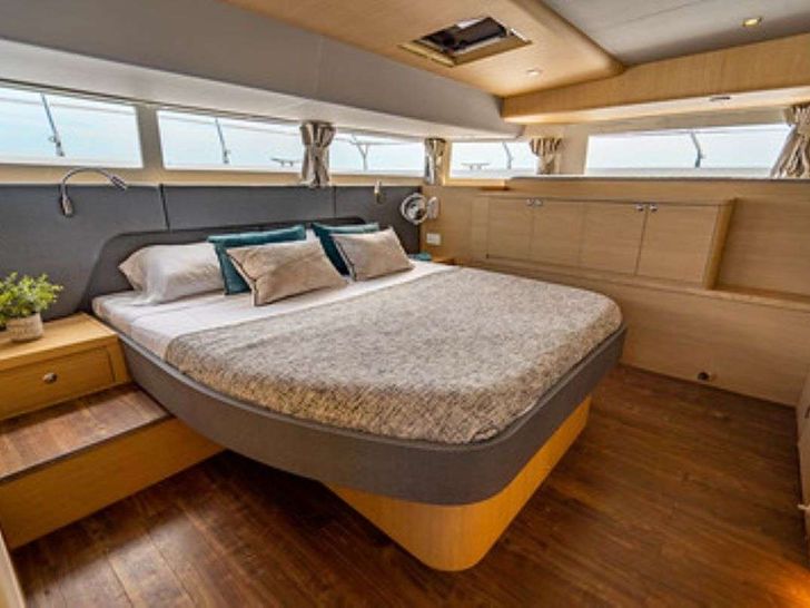 A YACHTA FUN Aquila 54 - Master Cabin A YACHTA FUN Aquila 54 - Master Cabin