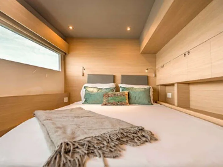 A YACHTA FUN Aquila 54 - VIP Cabin A YACHTA FUN Aquila 54 - VIP Cabin