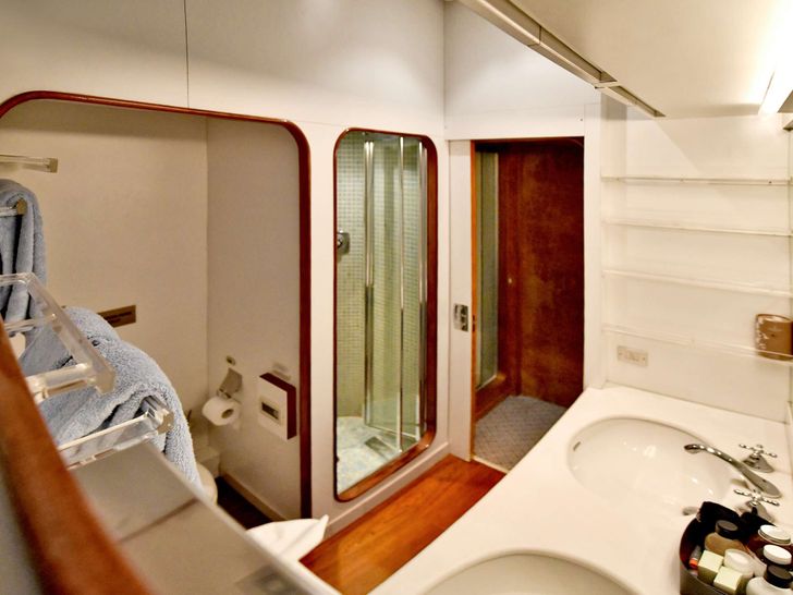 SOMETHING COOL CRN Ancona 45m - fairy tale suite bathroom SOMETHING COOL CRN Ancona 45m - fairy tale suite bathroom