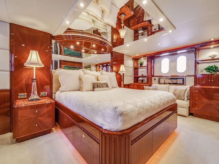 COPAY Lazzara 80 SC - master cabin COPAY Lazzara 80 SC - master cabin