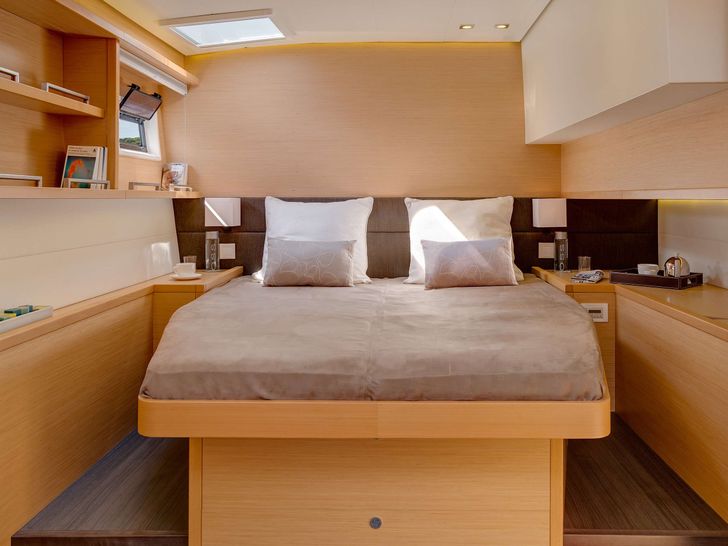 AURA - Lagoon 560,VIP cabin