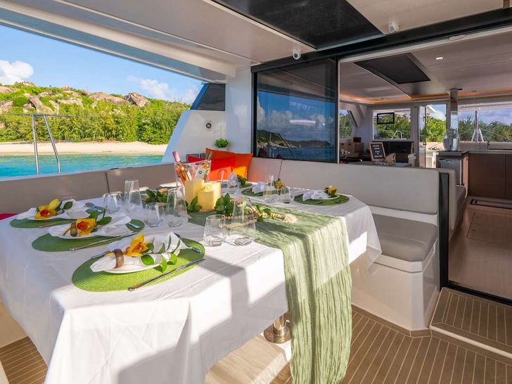 REACH Leopard 50 - aft deck REACH Leopard 50 - aft deck