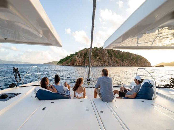 REACH Leopard 50 - foredeck relaxation REACH Leopard 50 - foredeck relaxation