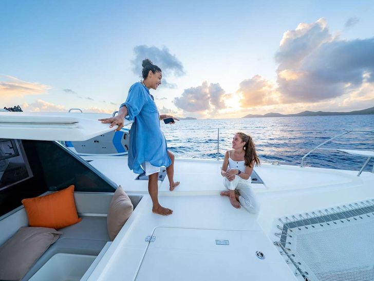 REACH Leopard 50 - foredeck REACH Leopard 50 - foredeck