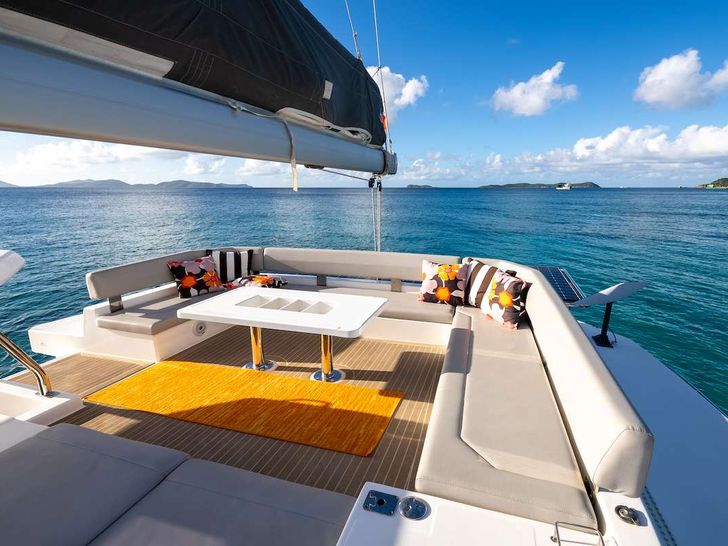 REACH Leopard 50 - flybridge REACH Leopard 50 - flybridge