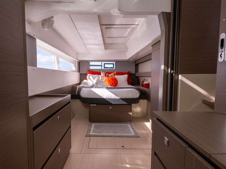 REACH Leopard 50 - master cabin REACH Leopard 50 - master cabin