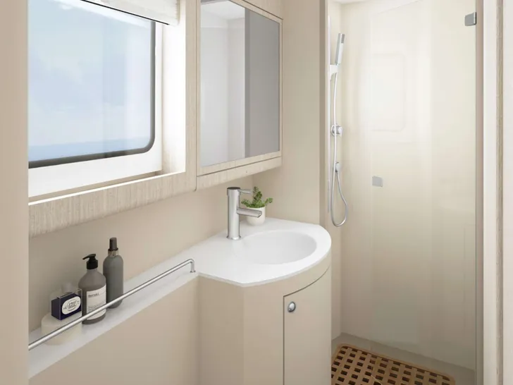 FLOR DE LUNA Island Spirit 525 - VIP cabin 2 vanity unit and shower FLOR DE LUNA Island Spirit 525 - VIP cabin 2 vanity unit and shower