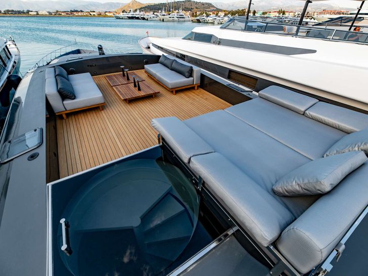 EVA - Sundeck EVA - Sundeck