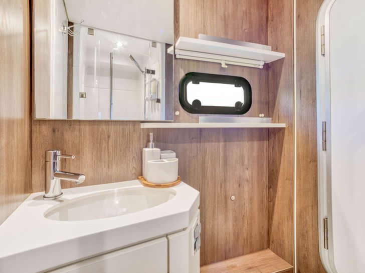 PERMABEAR Bali 5.4 - cabin 3 bathroom PERMABEAR Bali 5.4 - cabin 3 bathroom