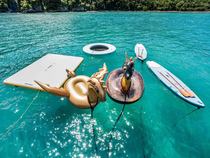 PERMABEAR Bali 5.4 - water toys PERMABEAR Bali 5.4 - water toys