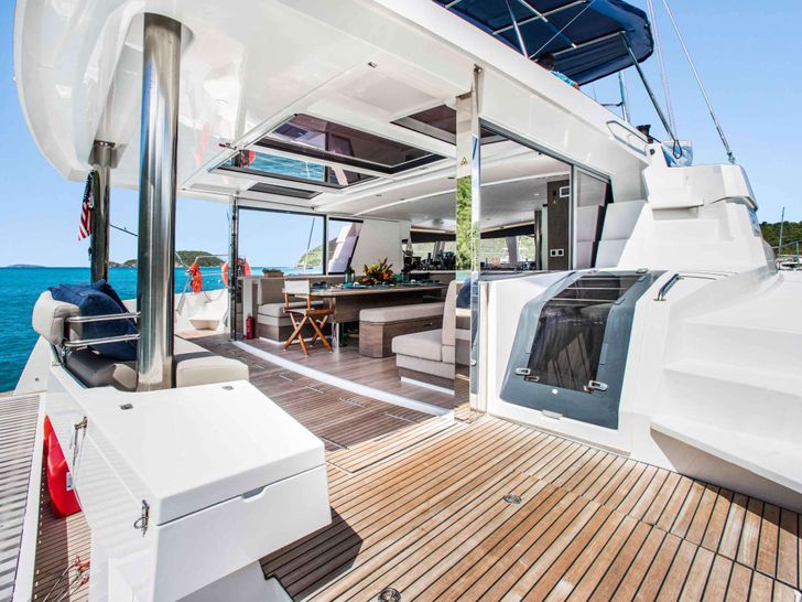 PERMABEAR Bali 5.4 - aft deck PERMABEAR Bali 5.4 - aft deck