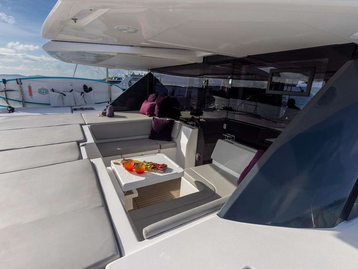 SALTY DOG Leopard 50 - foredeck SALTY DOG Leopard 50 - foredeck