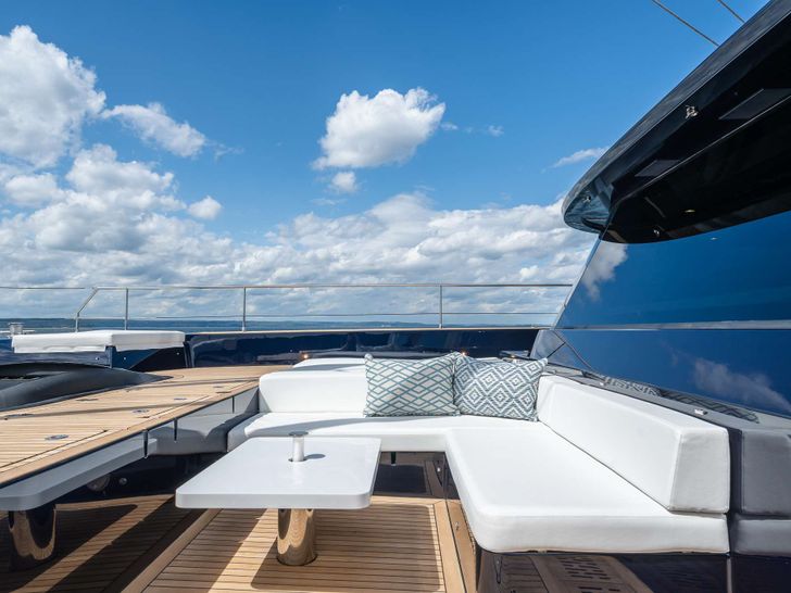 ONE PLANET Sunreef 70 Eco - foredeck ONE PLANET Sunreef 70 Eco - foredeck