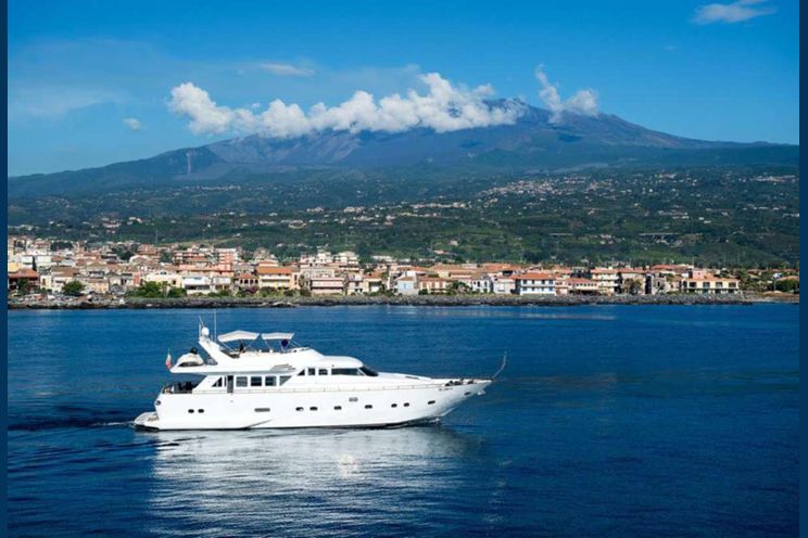 Charter Yacht CLAUDIA AMBER - Maiora 22 m - 4 Cabins - Capo d`Orlando - Naples - Sicily - Sardinia - Corsica - Riviera