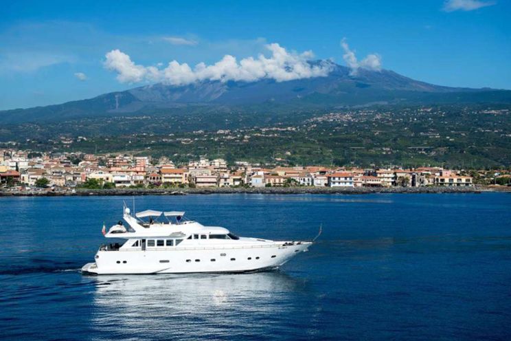 Charter Yacht CLAUDIA AMBER - Maiora 22 m - 4 Cabins - Capo d'Orlando - Naples - Sicily - Sardinia - Corsica - Riviera