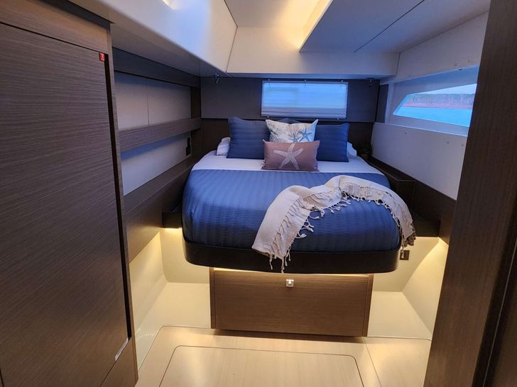 HAZEL DELLA Leopard 50 - VIP cabin 2 HAZEL DELLA Leopard 50 - VIP cabin 2