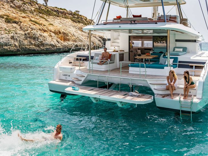 NOMAD Lagoon 55 - swimming platform NOMAD Lagoon 55 - swimming platform