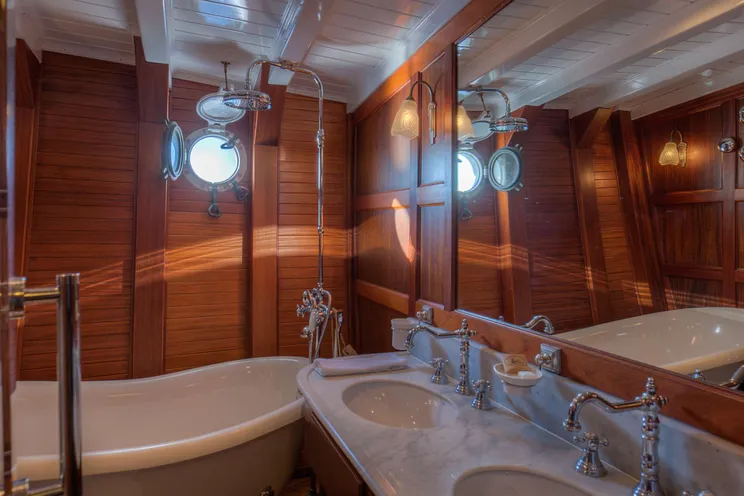 Charter Yacht TRINAKRIA - Gulet 49 m - 5 Cabins - South of France - French Riviera - Corsica - Naples - Sicily - Sardinia