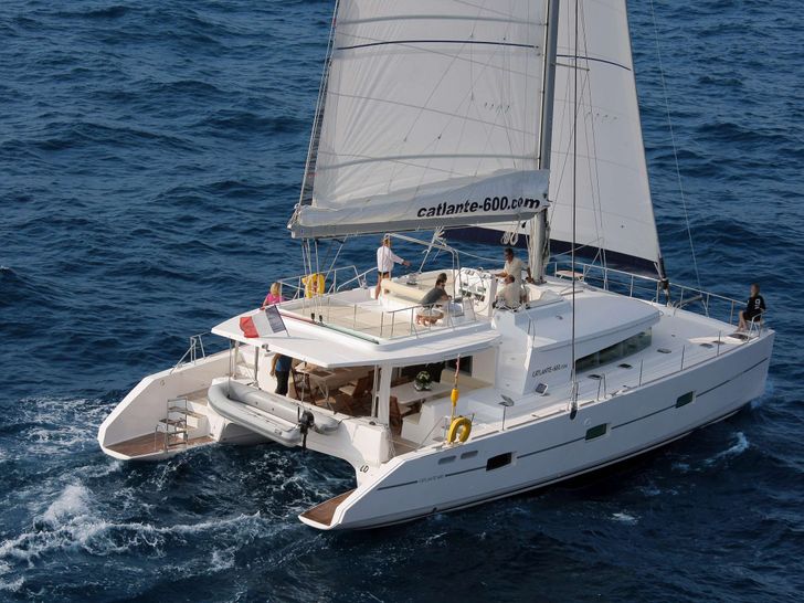 JAMAICA - Catlante 600,close up shot with view of the stern and flybridge JAMAICA - Catlante 600,close up shot with view of the stern and flybridge