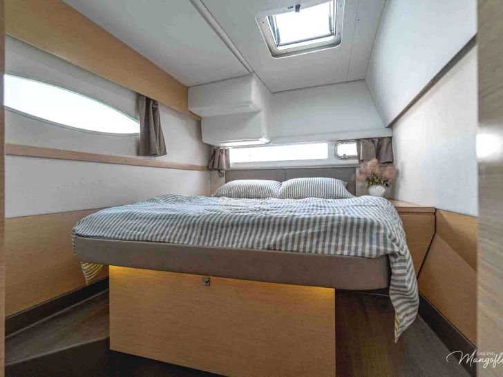 MANGOFLOAT - Fountaine Pajot Helia 44,main cabin