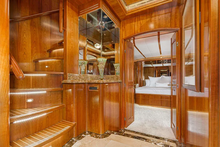 Charter Yacht ALMOST THERE - Horizon 106 - 3 Cabins - San Diego - California - Seattle - San Juan Islands - Washington - USA