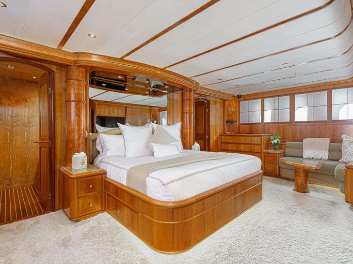 ALMOST THERE - Horizon 106,master cabin ALMOST THERE - Horizon 106,master cabin